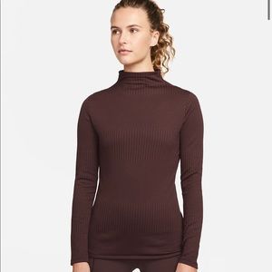 **never worn** Nike Yoga Luxe Dri-FIT Women’s Long Sleeve Ribbed Top Brown Small